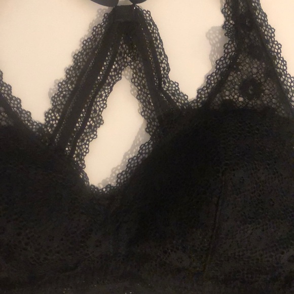 Victoria secret bralette. Size M. - Picture 2 of 5